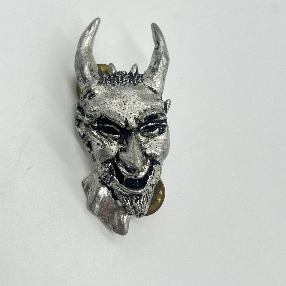Vintage Rolling Stones Poker Devil Head Pin Silver Tone Gothic Halloween 1994